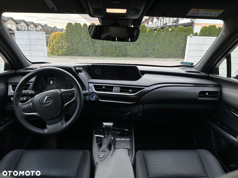 Lexus UX 250h GPF F Impression 2WD - 11
