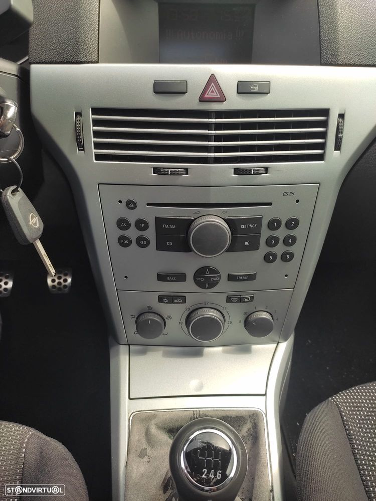 Opel Astra GTC 1.3 CDTI - 10