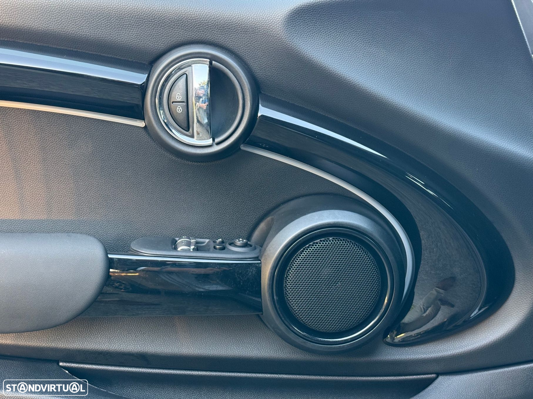 MINI 3 Portas Cooper SE Premium Essential - 34
