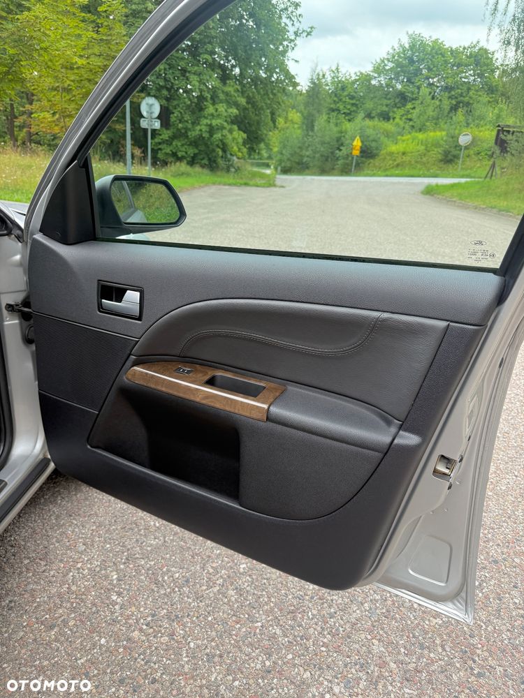 Ford Mondeo 2.5 V6 Ghia X - 22