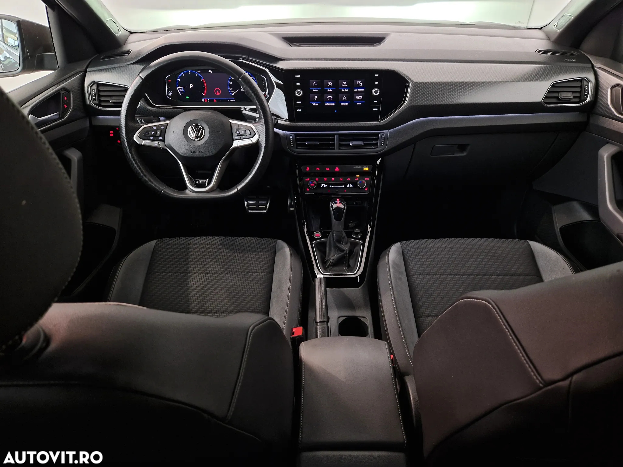 Volkswagen T-Cross 1.5 TSI DSG R-Line - 12