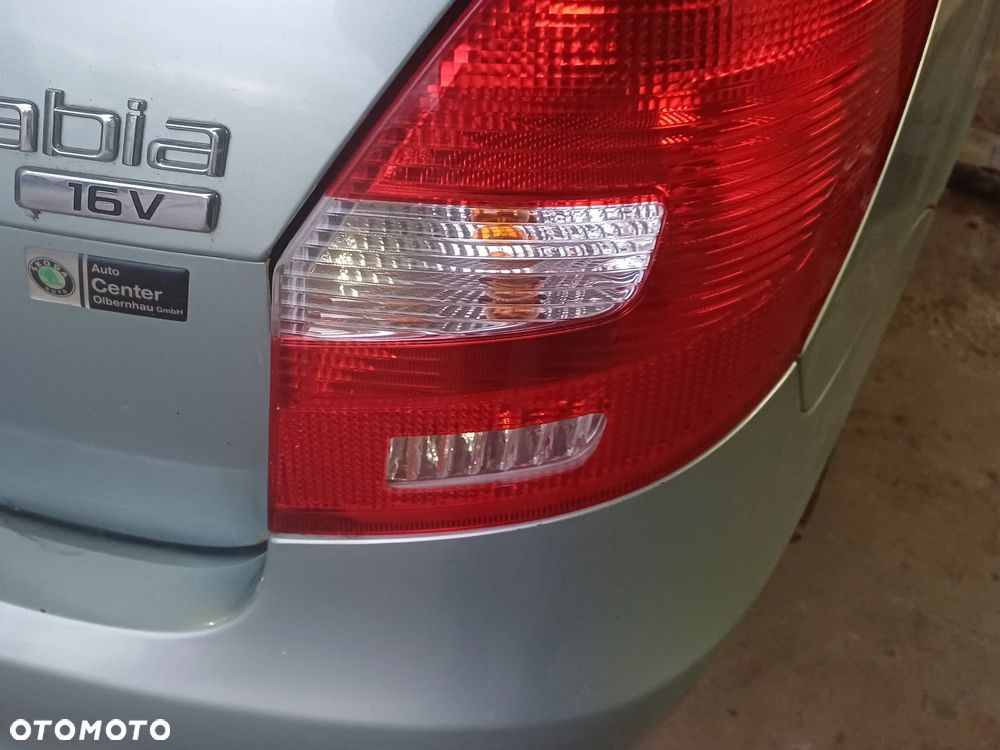 LAMPY TYŁ SKODA FABIA 2 KOMBI LEWA PRAWA 07- - 2