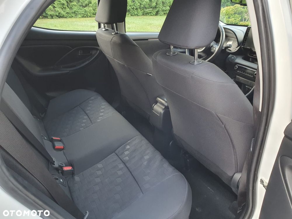 Toyota Yaris - 12