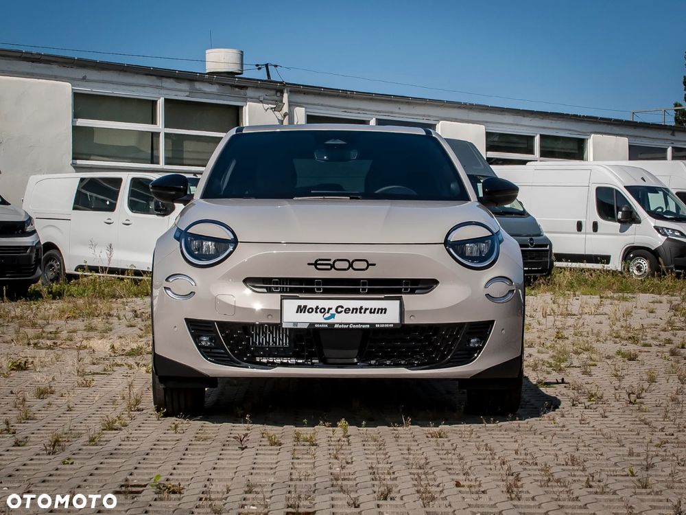Fiat 600 1.2 Turbo Sport eDCT - 3