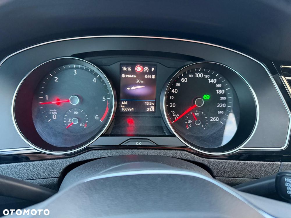 Volkswagen Passat 2.0 TDI SCR DSG Comfortline - 17