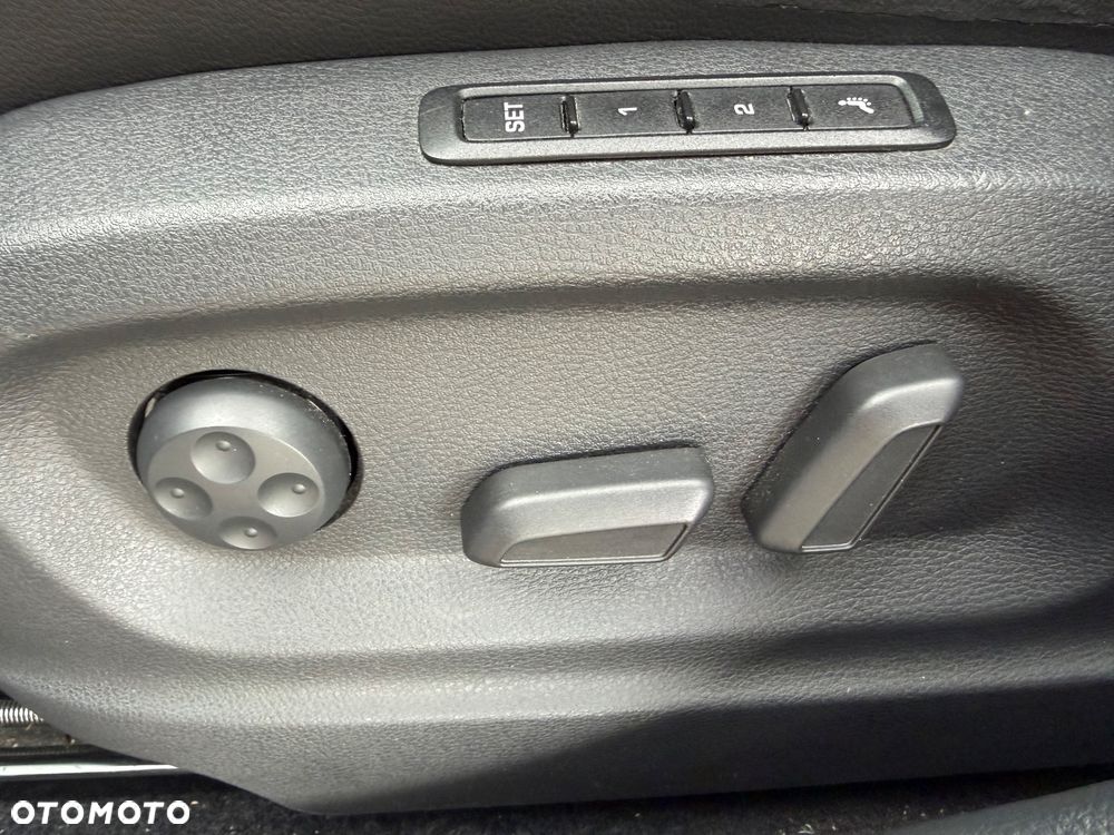 Volkswagen Sharan - 10