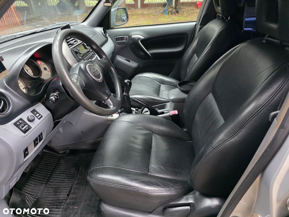 Toyota RAV4 - 9