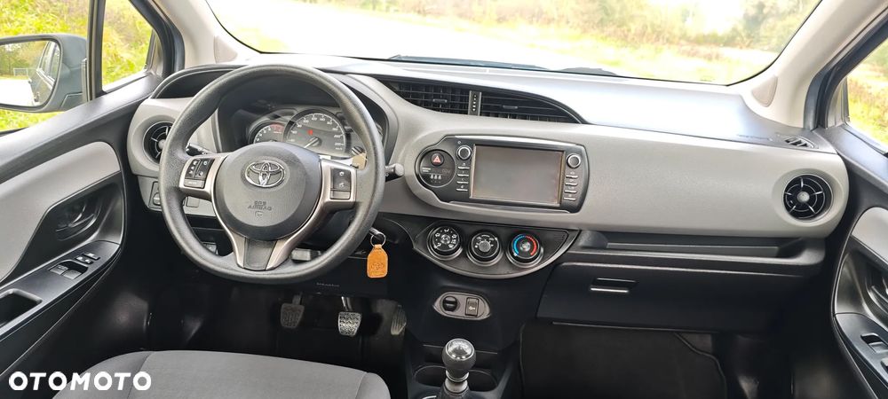 Toyota Yaris 1.5 Premium - 8