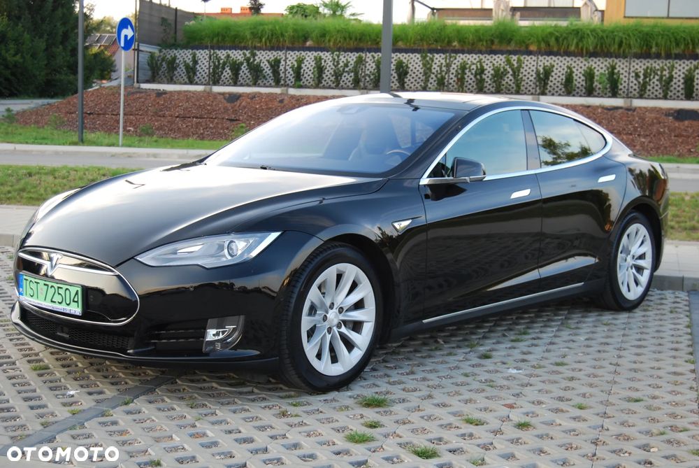 Tesla Model S Standard - 2