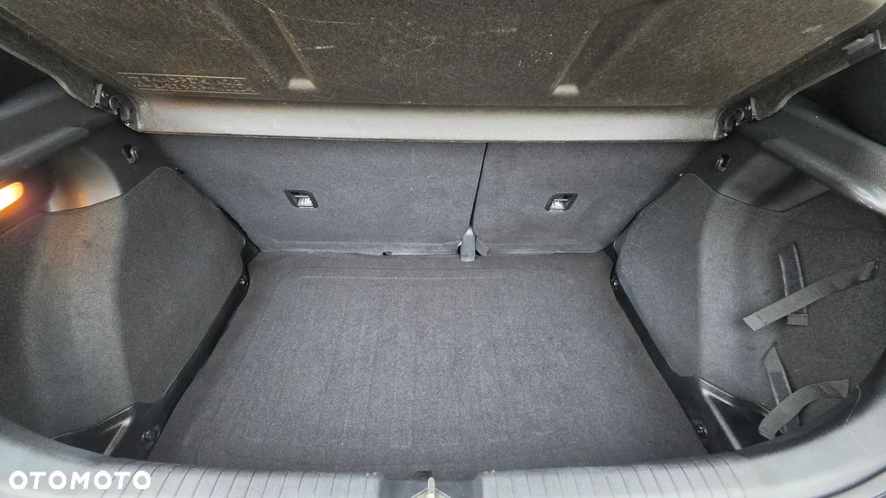 Hyundai i20 1.2 Intro Edition - 16