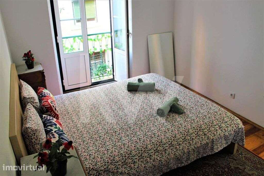PRÉDIO TOTALMENTE REMODELADO E EQUIPADO COM 5 FRACÇÕES - ÓPTIMA OPORTU - Grande imagem: 5/45