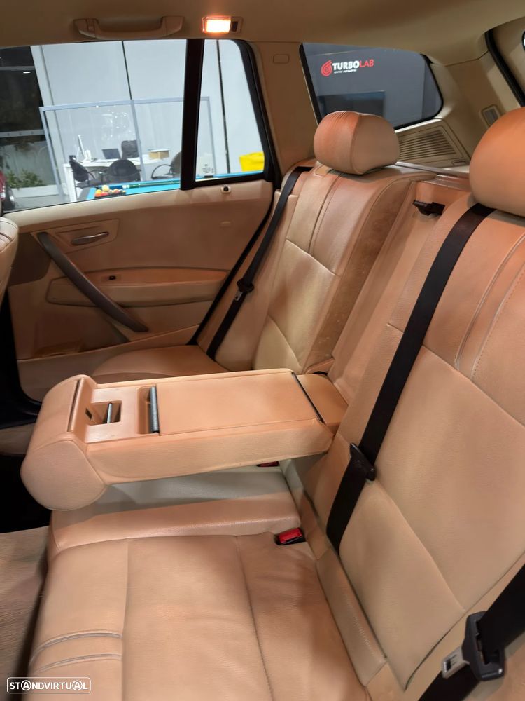 BMW X3 2.0 d - 17