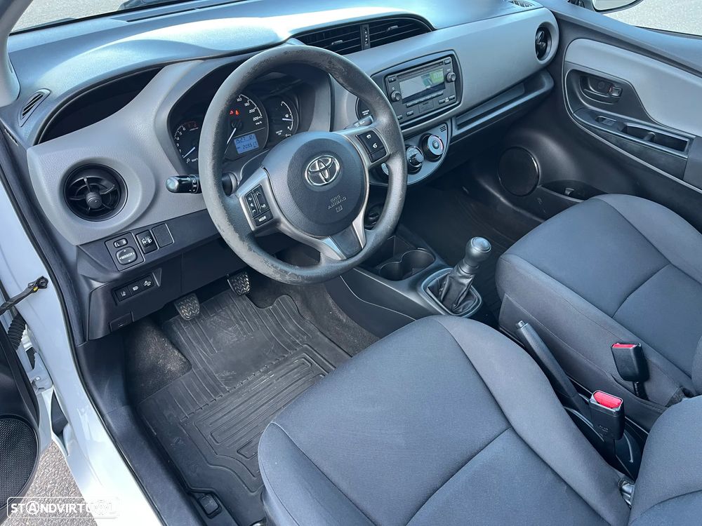 Toyota Yaris Ecobizz - 10