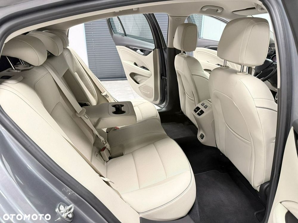 Opel Insignia - 36