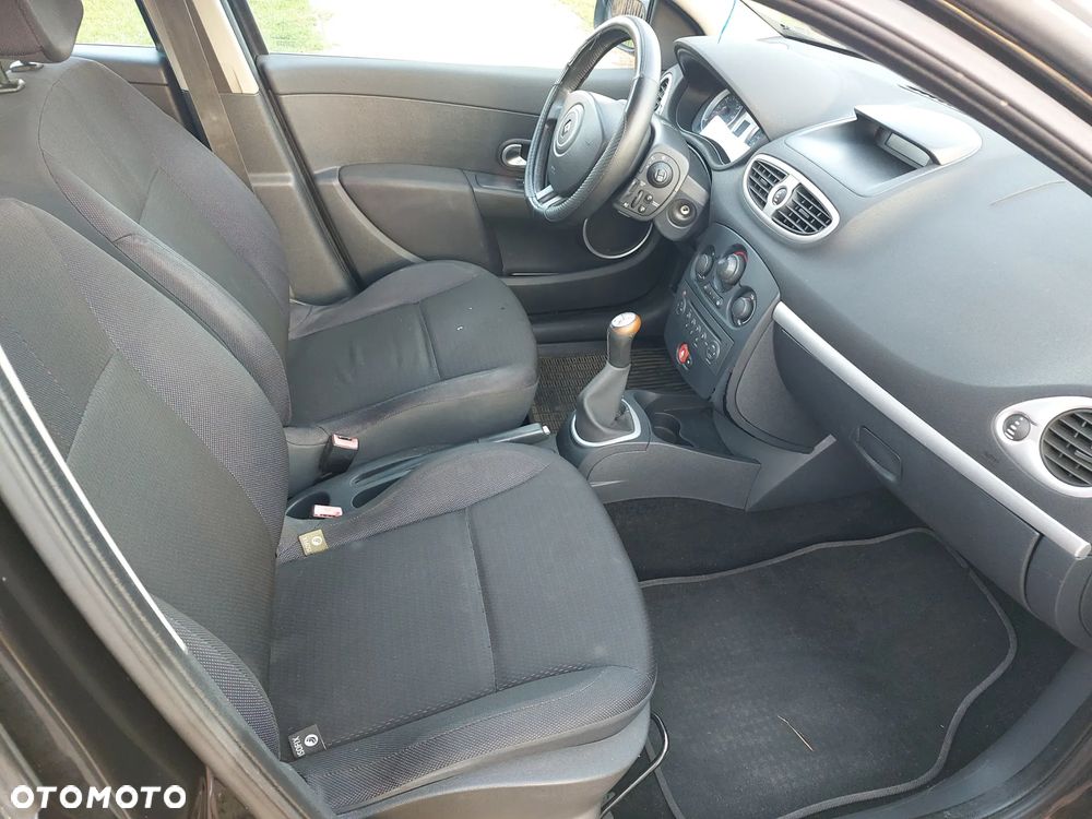 Renault Clio - 19