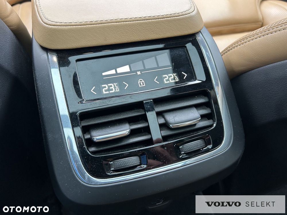 Volvo V90 Cross Country - 31