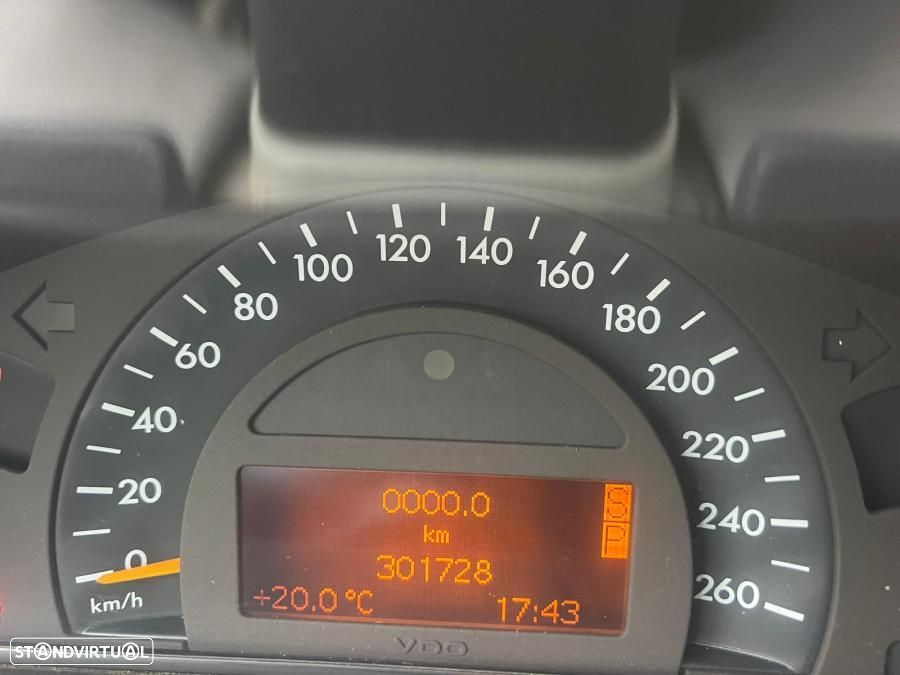 Mercedes-Benz C 200 - 10