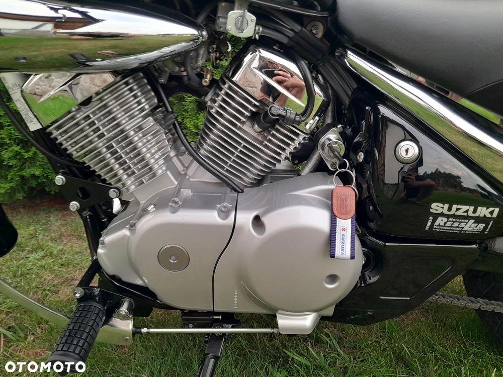 Suzuki Intruder - 19