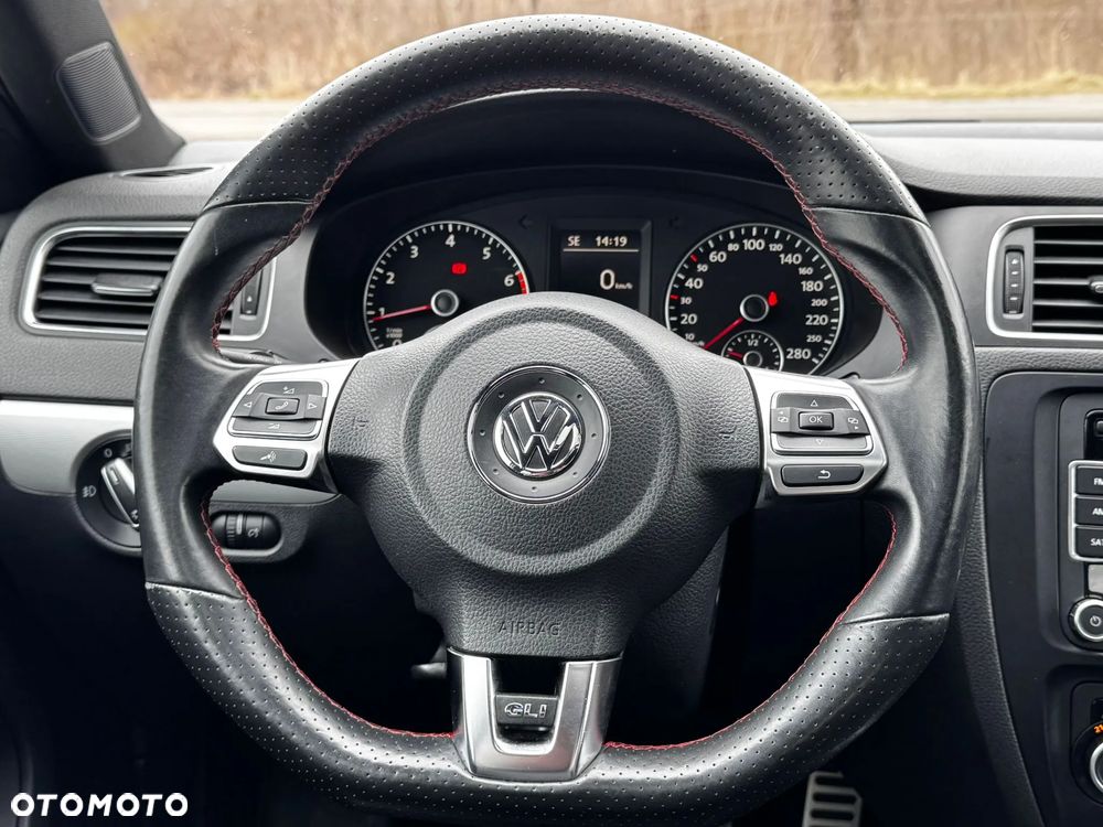 Volkswagen Jetta 2.0 TSI Sportline - 17