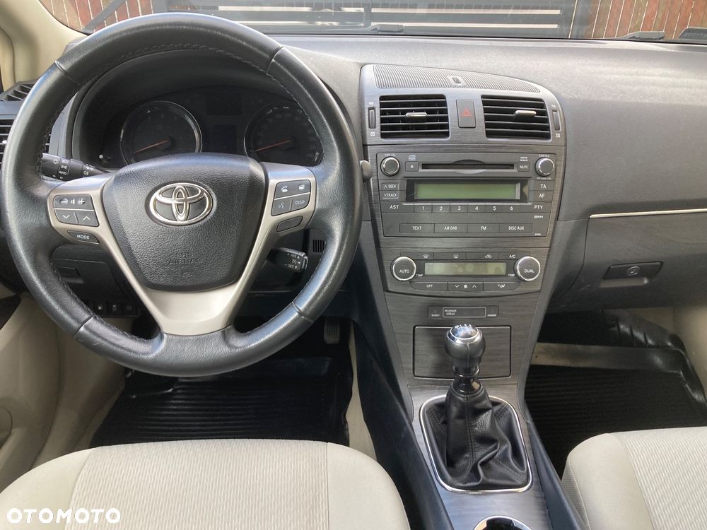 Toyota Avensis 2.0 Sol plus - 9