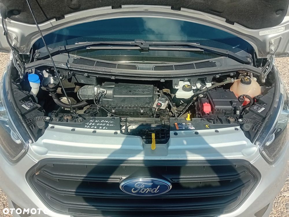Ford Custom - 27