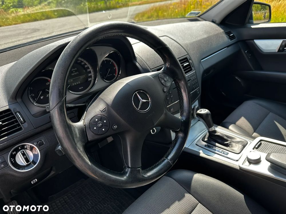 Mercedes-Benz Klasa C 200 CDI DPF Automatik BlueEFFICIENCY Avantgarde - 21