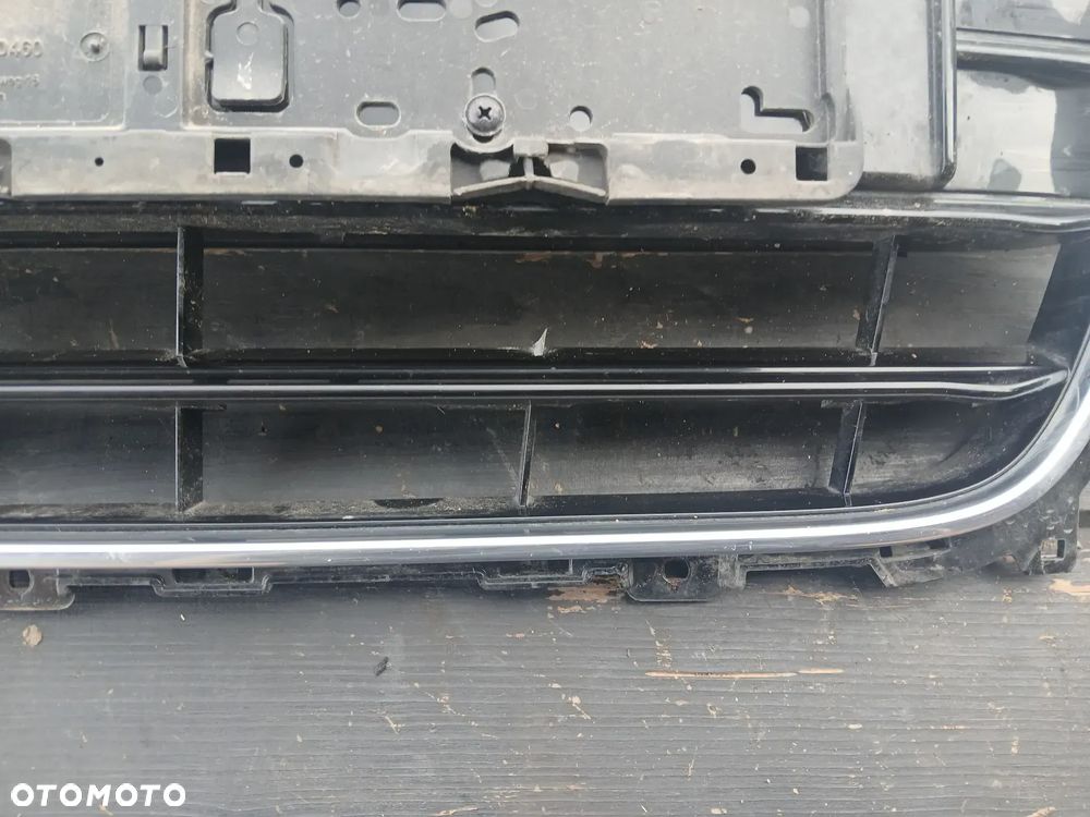 AUDI A4,B8 LIFT.ATRAPA GRIL 8K0853651F - 2