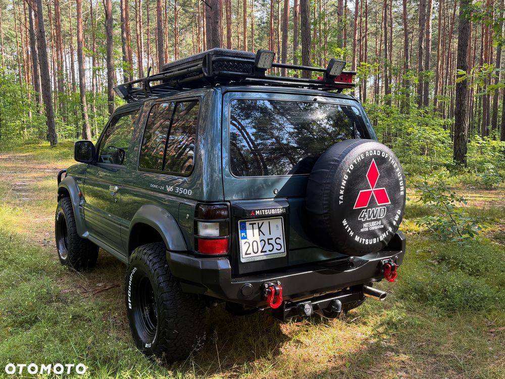 Mitsubishi Pajero - 9