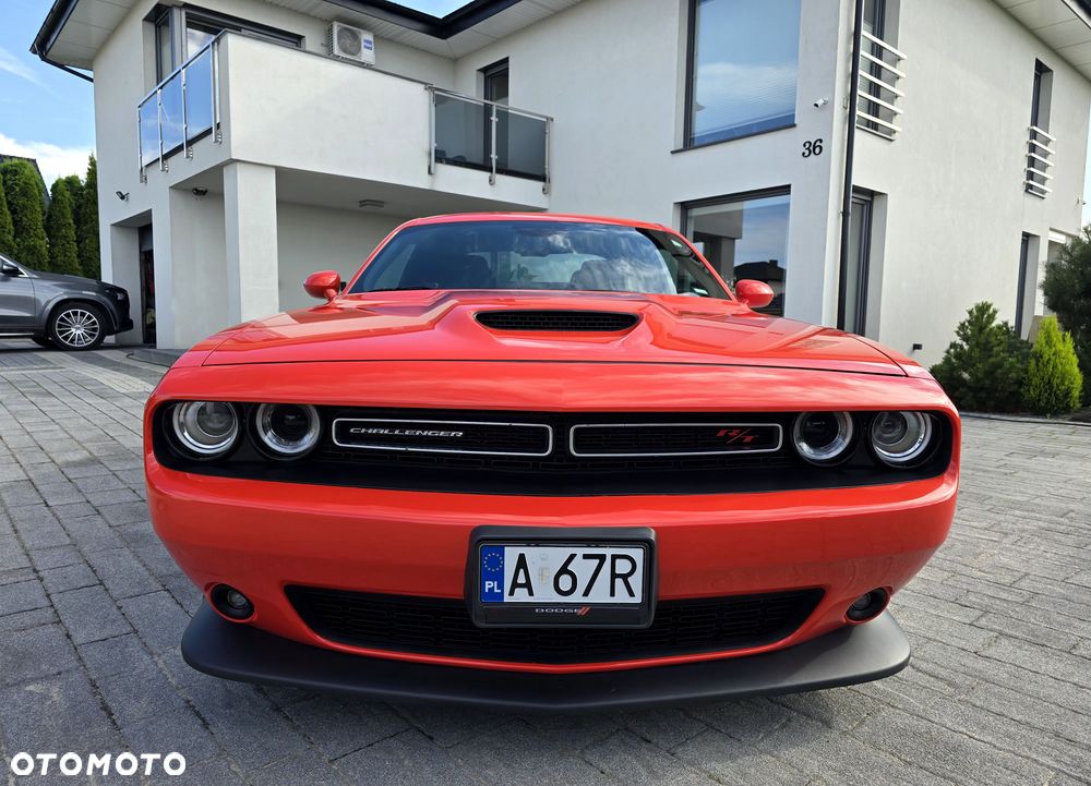 Dodge Challenger - 16