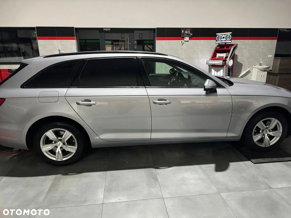 Audi A4 ver-avant-2-0-tdi-dpf-s-line-sportpaket - 12