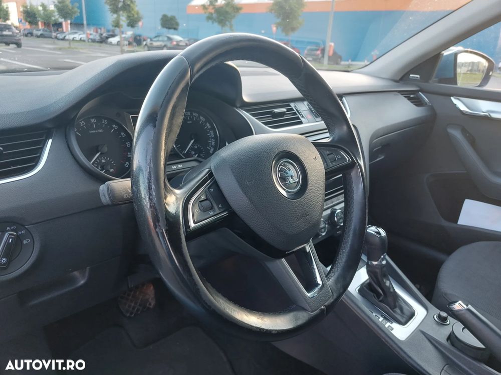 Skoda Octavia 1.6 TDI DSG Style - 10