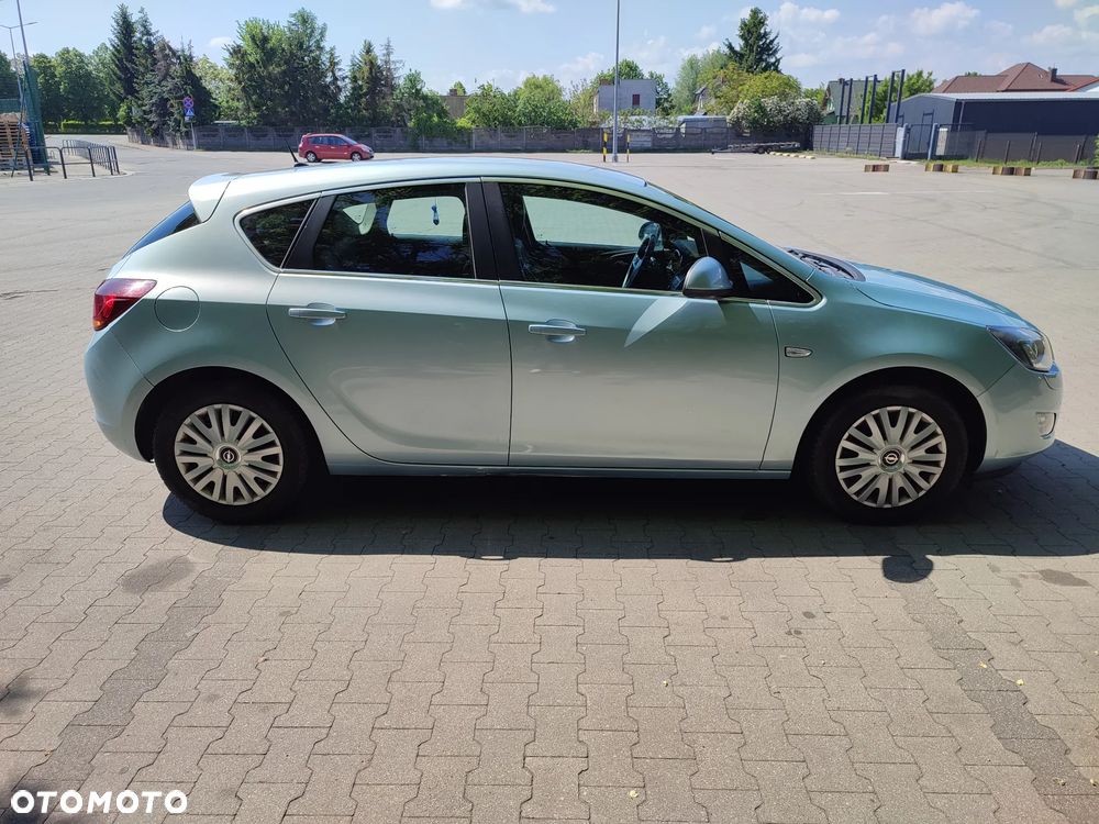 Opel Astra 1.6 Turbo Automatik - 4
