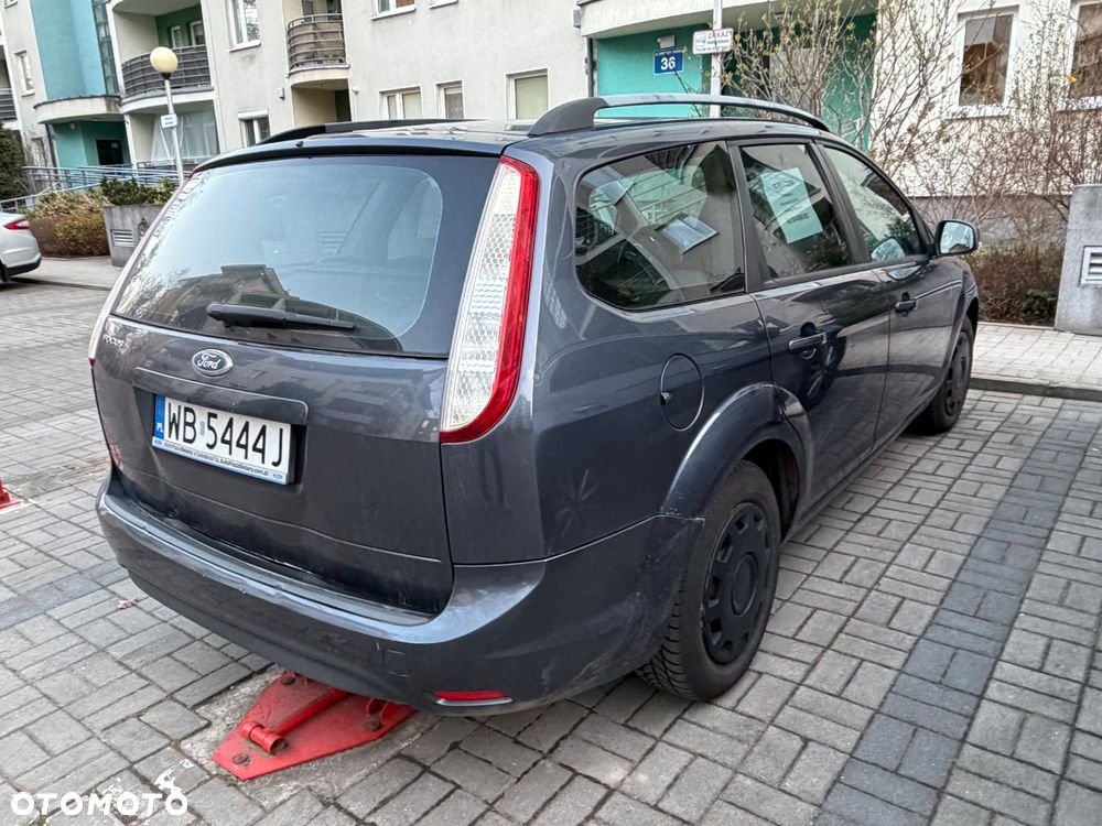 Ford Focus 1.6 Ambiente - 6