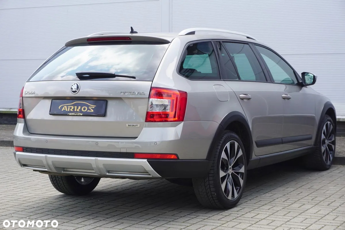 Skoda Octavia Combi 2.0 TDI 4x4 Scout - 14