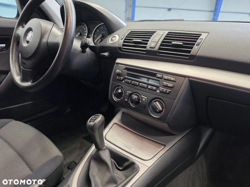 BMW Seria 1 116i - 33