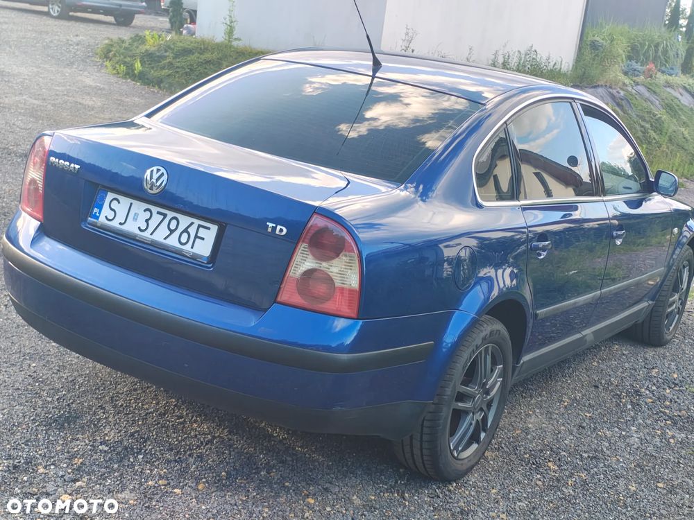 Volkswagen Passat 1.9 TDI Comfortline - 12