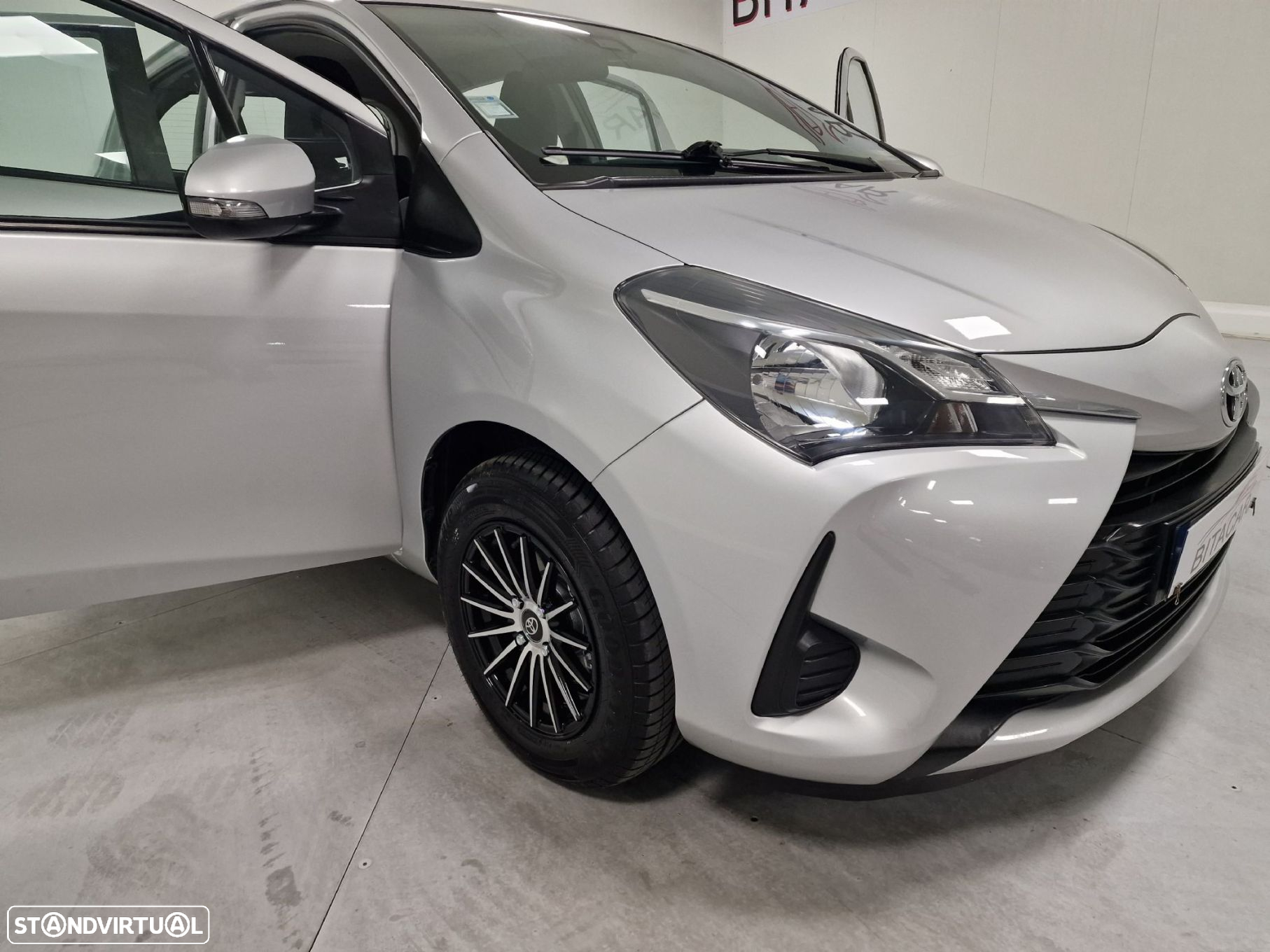 Toyota Yaris - 16