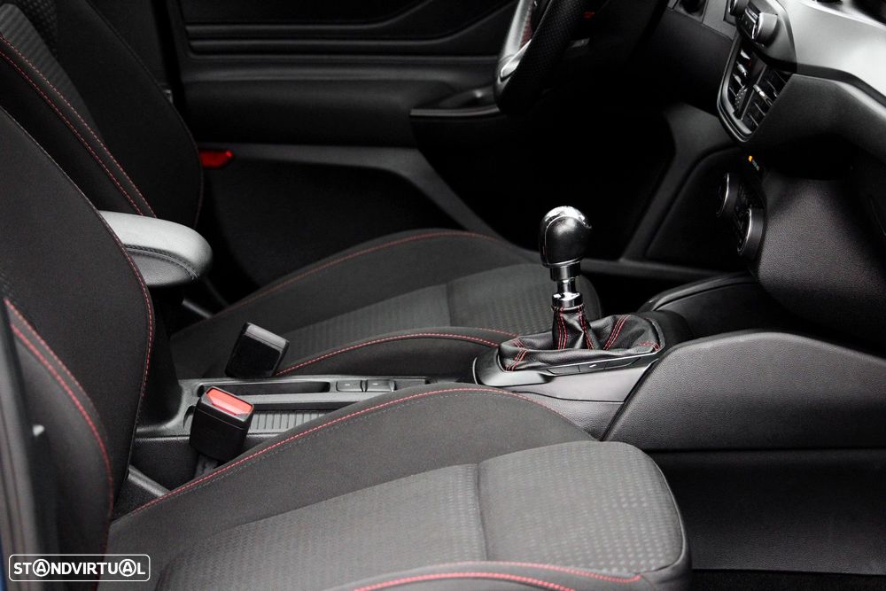 Ford Focus 1.0 EcoBoost MHEV ST-Line - 18