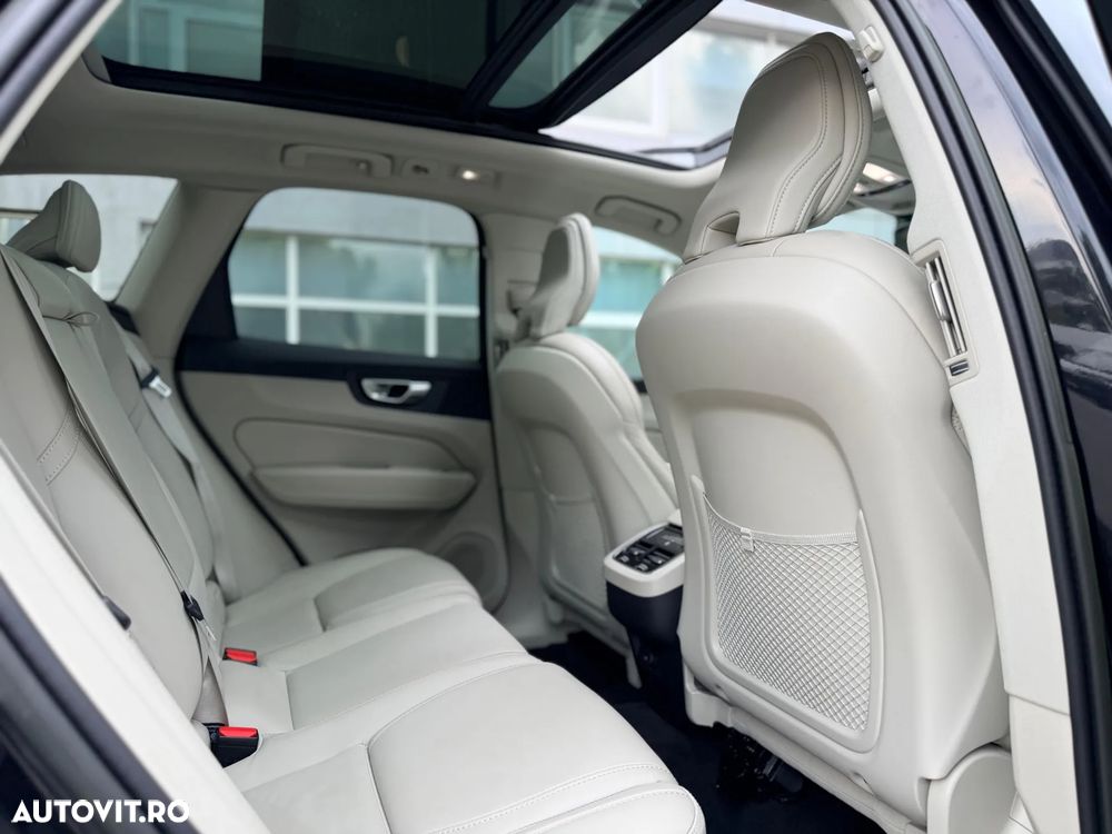 Volvo XC 60 B4 D AWD Ultimate Bright - 18