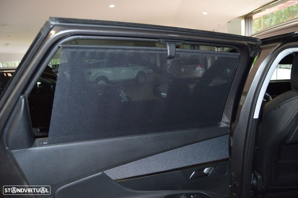 Peugeot 5008 1.2 PureTech Allure EAT6 - 33