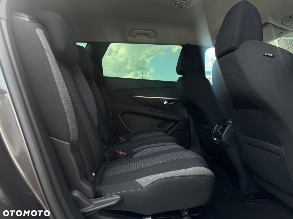 Peugeot 5008 PureTech 130 EAT8 Stop & Start Roadtrip - 30