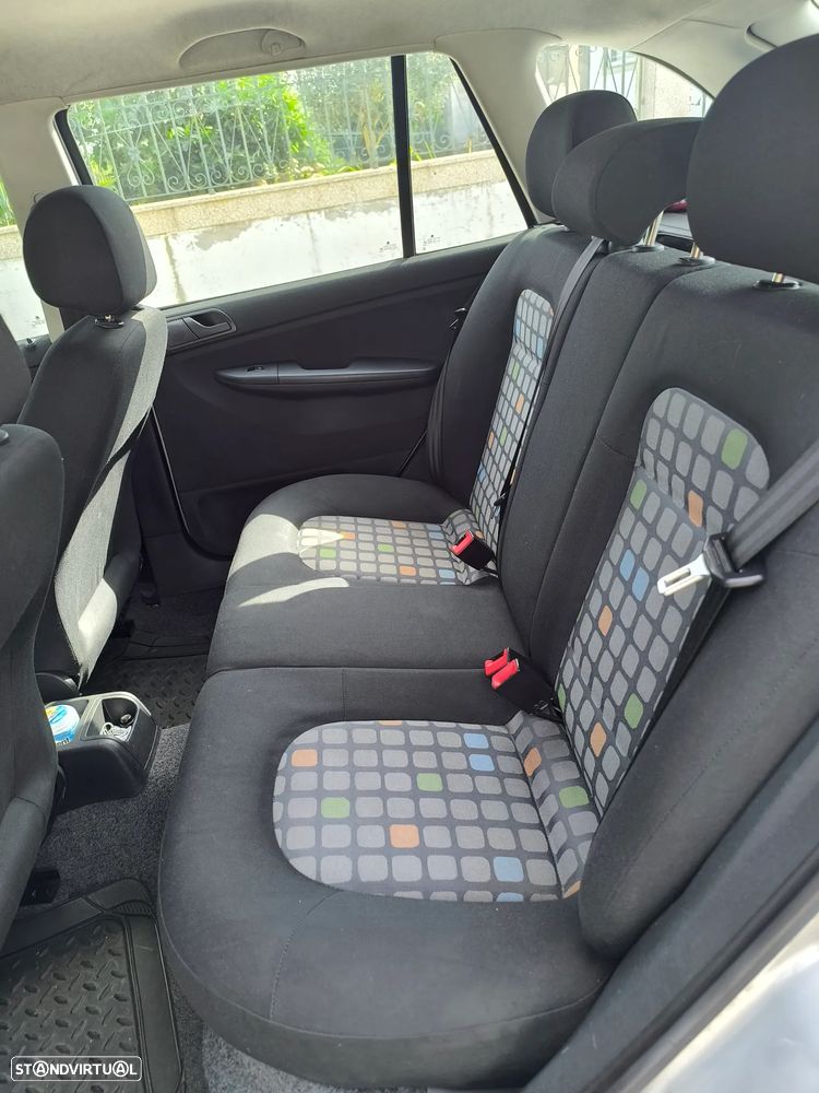 Skoda Fabia Break 1.2 Ambiente - 4