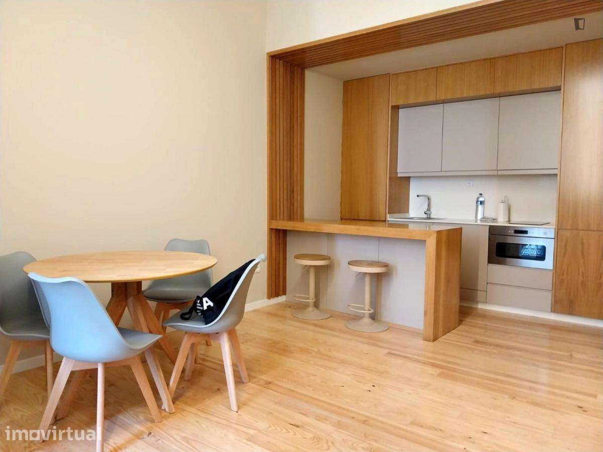 Apartamento com 1 quartos - localizado em Santo Ildefonso Porto - Grande imagem: 4/10