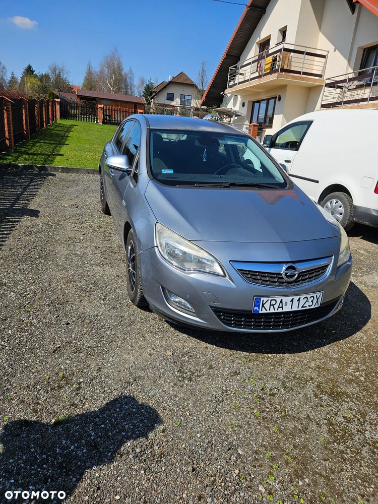 Opel Astra 1.7 CDTI Cosmo - 9