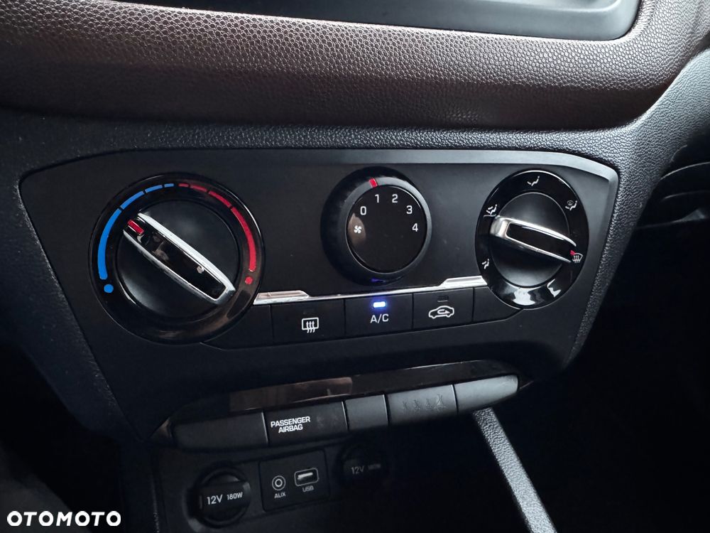 Hyundai i20 blue 1.2 Classic - 20