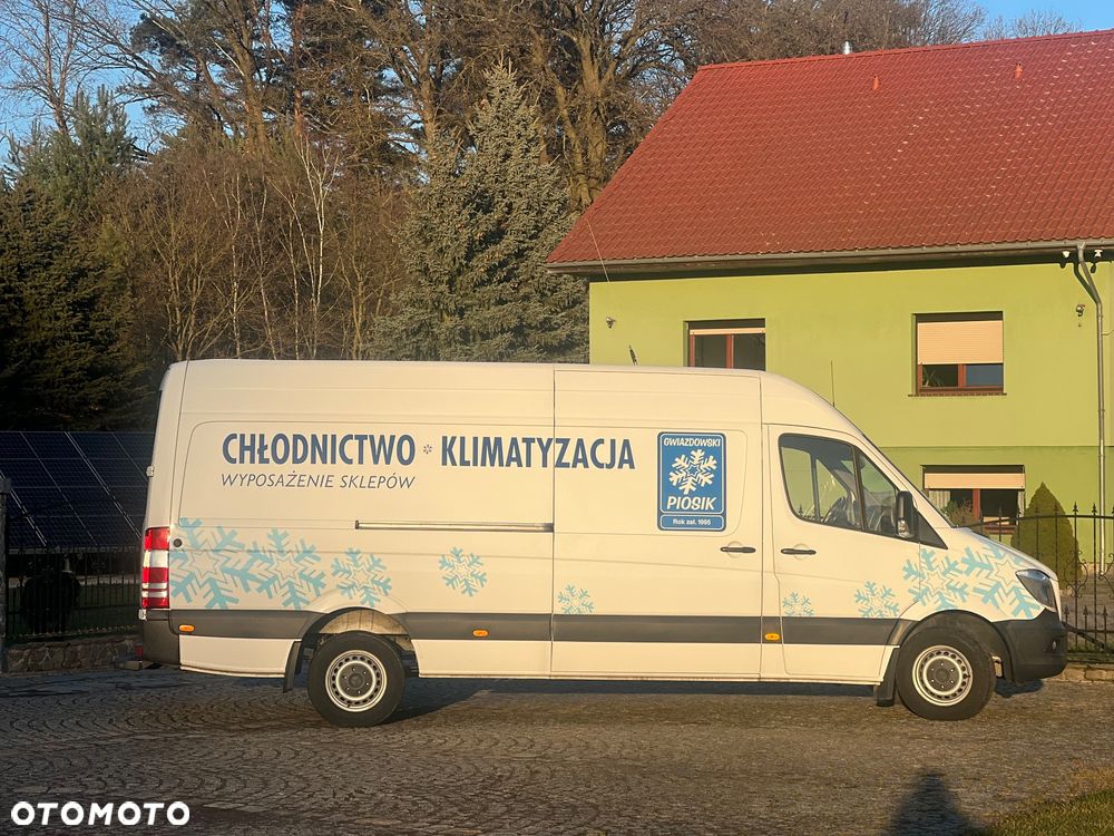 Mercedes-Benz Sprinter - 2