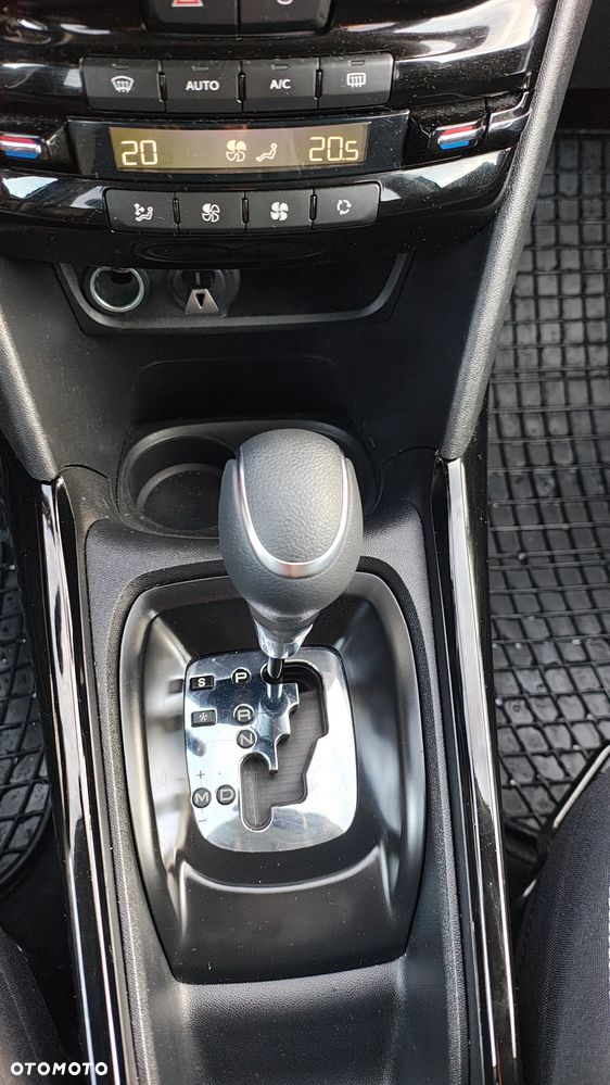 Peugeot 2008 PureTech 130 Stop&Start EAT6 Signature - 23