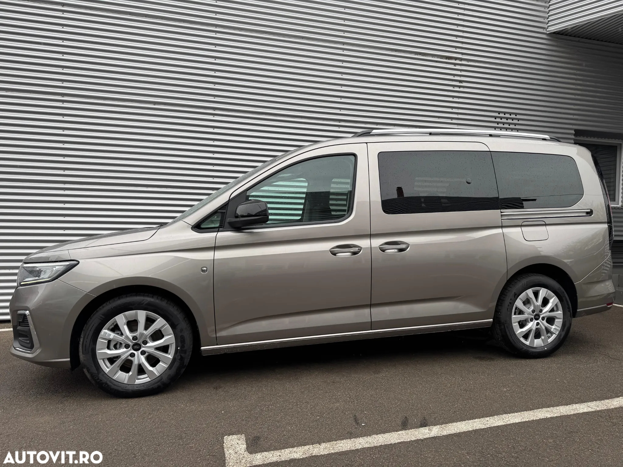 Ford Tourneo Connect 2.0L EcoBlue LWB Titanium - 18