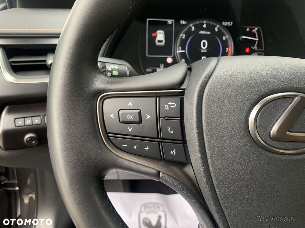 Lexus UX - 11