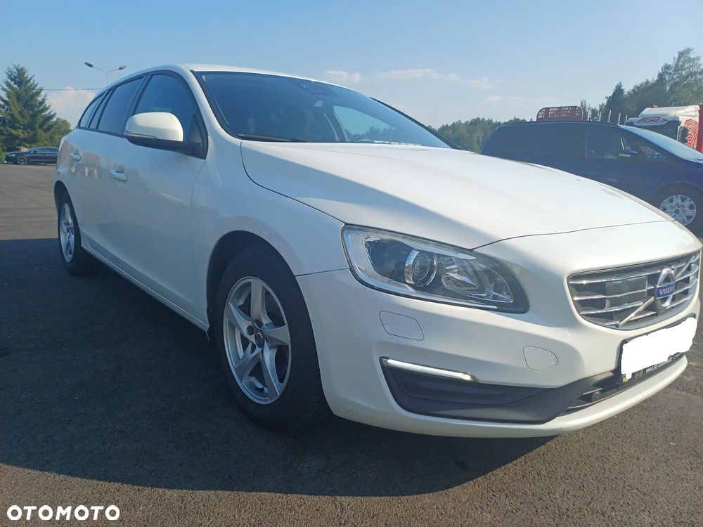 Volvo V60 D2 Geartronic Kinetic - 1